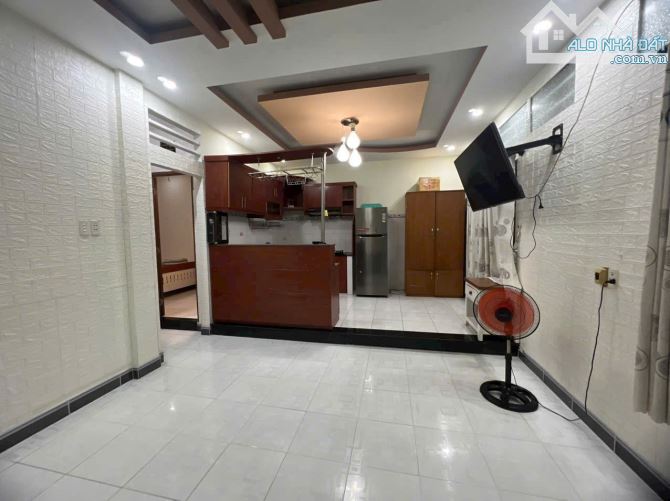 C/c Đặng văn Ngữ,P13,Phú Nhuận:2p ngủ, 2wc, Nội thất,11tr - 1