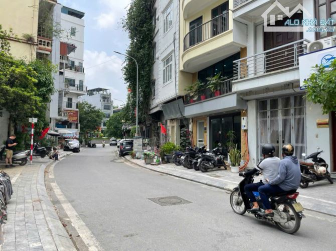 HOT!NHÀ LÔ GÓC-KINH DOANH-OTO TRÁNH-CẦU DIỄN,42Mx4,MT=5M,5,8ty - 1