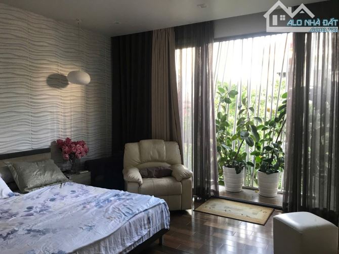 Biệt thự sân vườn khu vip Lam Sơn - Nguyễn Huy Tưởng P6 Q. BT 4 tầng hiện đại sang trọng.! - 1