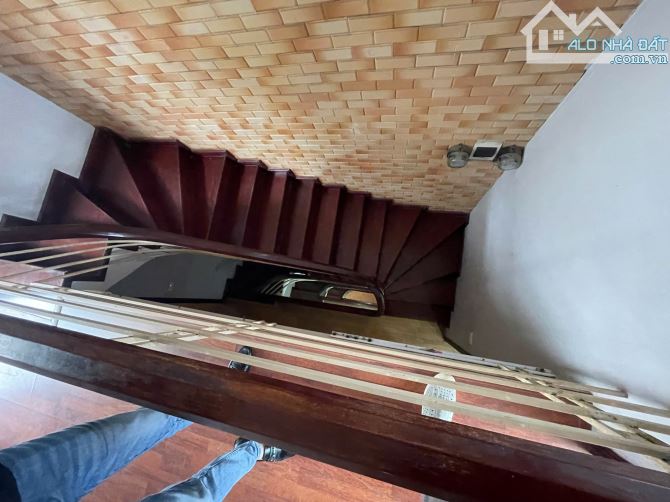 Cho thuê nhà phố Yên Lạc: 50m2 x 5 tầng, MT: 5m, nhà mới, ngõ ô tô, nguyên căn. Giá: 18tr - 1