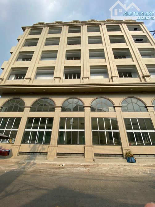 HIẾM. Bán nhà mặt tiền Nguyễn Huệ, Bến Nghé, Quận 1, Ngang 14m Nhà 4 Tầng chỉ 499 tỷ - 1