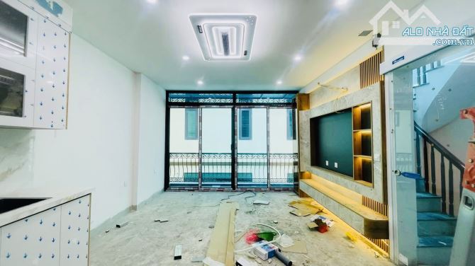 17.3 Tỷ- Nhà Mới 7 Tầng- Ô Tô Vào Nhà-10m Ra Phố- Mặt Tiền Rộng- Phố Nguyễn Ngọc Nại