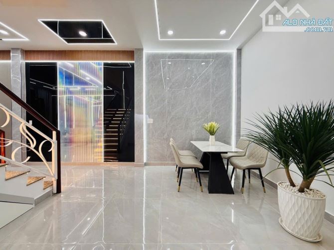 Bán nhà 5.2x10m,3 tầng đường Phan Huy Ích, phường 12, quận Gò Vấp, giá 5.x tỷ - 1