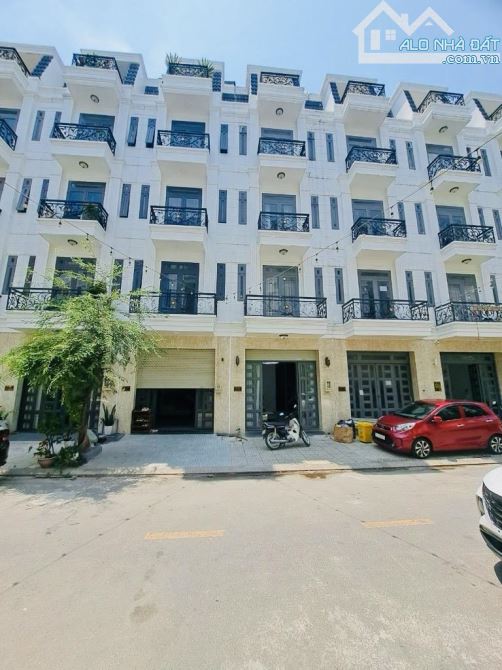 Thạnh Lộc 44, Quận 12  Kết cấu: 60m2 ( 4 x 15 m )Giá chỉ: 4.75 tỷ - 1