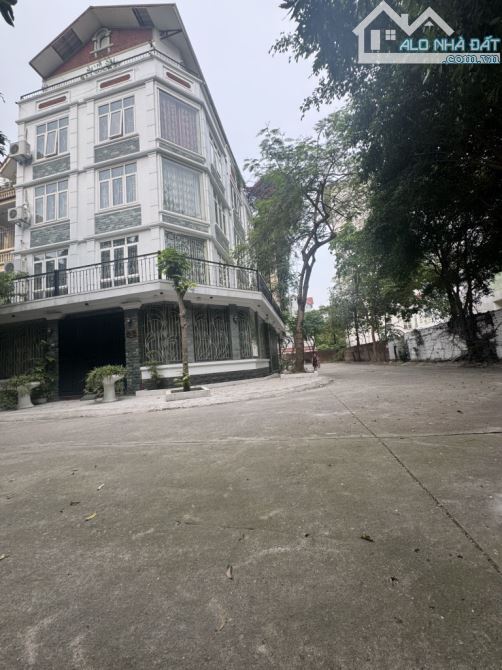 BÁN NHÀ HOÀNG QUỐC VIỆT- Ô TÔ TRÁNH, LÔ GÓC 3 MẶT TIỀN- 62M2, 5 TẦNG, MẶT TIỀN 6M_ 22.5 TỶ - 1