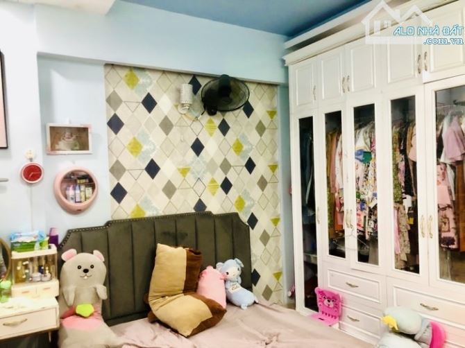 Bán nhà Phan Huy Ích Gò Vấp ngang 4.5m hẻm 5m thông chỉ 5 tỷ 9 xíu thương lượng - 1