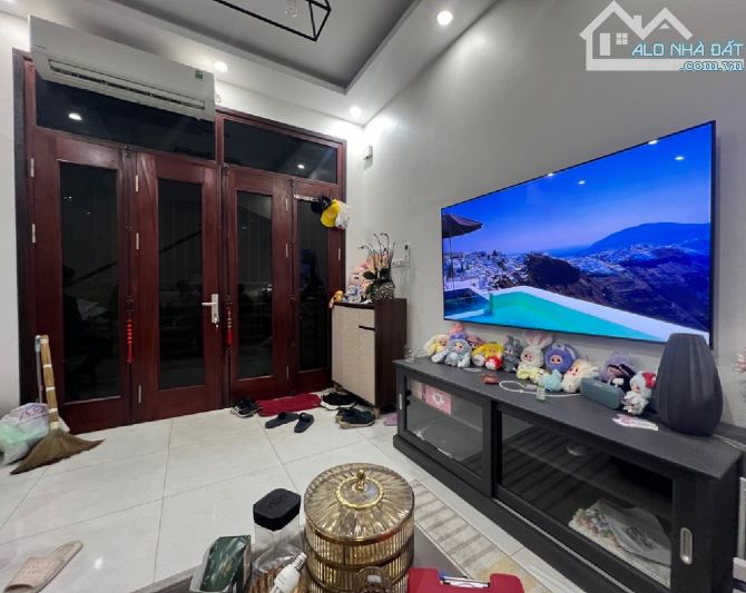 BÁN NHÀ NGUYỄN VĂN CỪ  - 6TẦNG THANG MÁY - GARA OTO - KINH DOANH FULL NỘI THẤT - 1