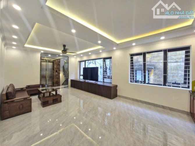 CÒN 1 CĂN DUY NHẤT ! BÁN NHÀ MẶT PHỐ HOÀNG SÂM 80M2 - 8 TẦNG THANG MÁY - 18M MẶT TIỀN - 1