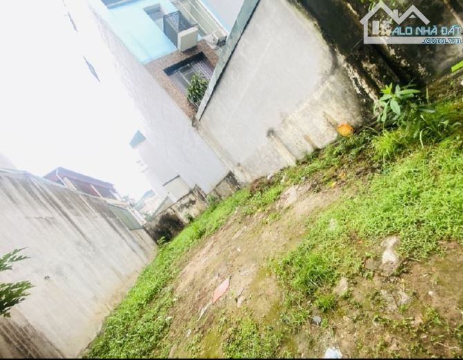 25.7 tỷ/122 M2/ 6.9 M tiền/ Hồng Tiến.Ô tô thông - 1