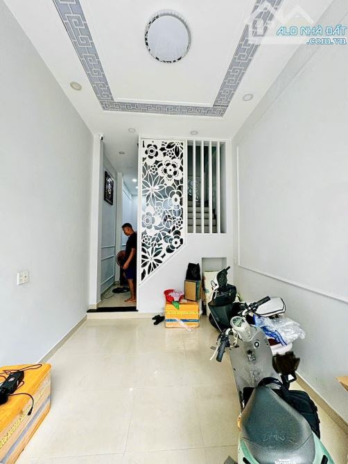 ✨ NHÀ 4 TẦNG MỚI 100% HẺM XE HƠI TRÁNH, 1 Trệt 2 Lầu & Sân thượng (gồm: 4PN, 3WC) - 6,8 TỶ - 1