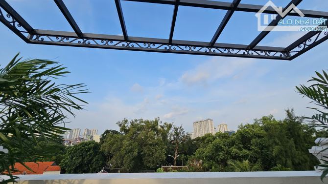 Tôi cần bán nhà mp ĐS đối diện công viên chùa Kiến Hưng đường 12m.Lô góc 2mặt thoáng.13tỷ9 - 17