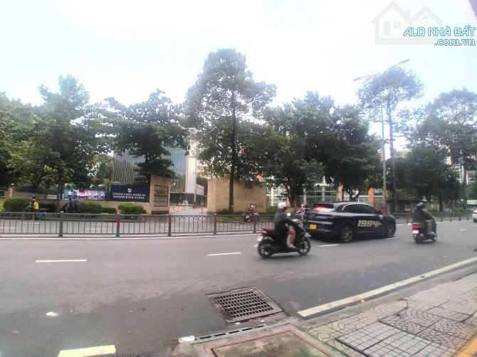 Nhà bán: đường 3-2, Q10. DTSD 44,4m2. 5tầng, giá 9 tỷ - 2