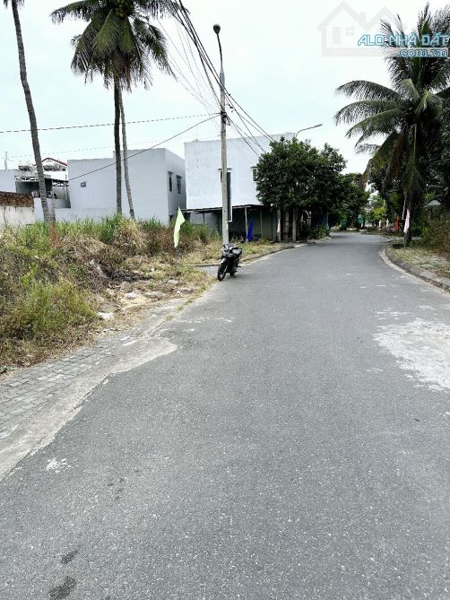 BÁN  ĐẤT XÓM ĐỒNG - NGŨ HÀNH SƠN 3 MT VỊ TRÍ SÁT SÔNG - DT HƠN 400M - 2