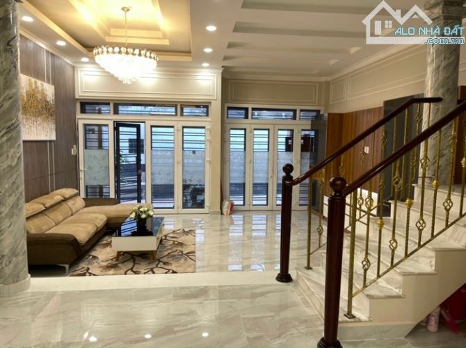 ĐẤT VÀNG QUẬN 1 ĐỐI DIỆN CÔNG VIÊN LÊ VĂN TÁM- NHÀ ĐẸP LUNG LINH, NỘI THẤT CAO CẤP - 2