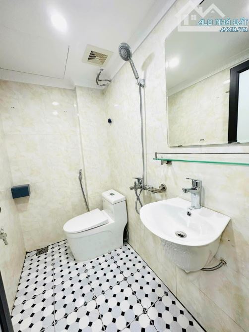 Nhà Doãn Kế Thiện Cầu Giấy, Ô tô 65m X 6 tầng 14,6 tỷ - 2