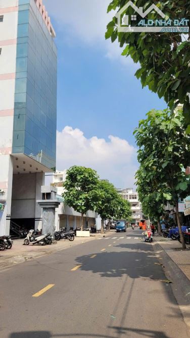 BÁN TOÀ NHÀ 8 TẦNG – NGUYỄN VĂN ĐỪNG, P.6, Q.5 – NGAY TRẦN HƯNG ĐẠO DT: 8x19 KC:8 tầng - 2