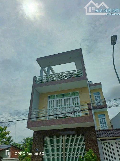 Bán nhà 1 trệt 2 lầu nội thất cao cấp mặt tiền đuờng Đặng Minh Nhuận trong khu TĐC Cầu Bần - 2