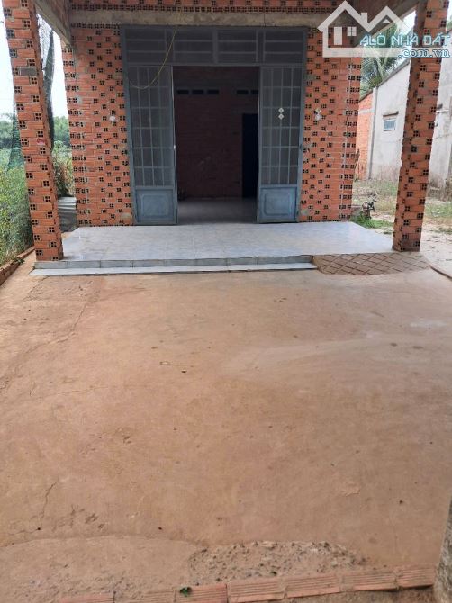 kẹt tiền bán gấp 320m2 nhà đất dương minh châu 800triệu - 2