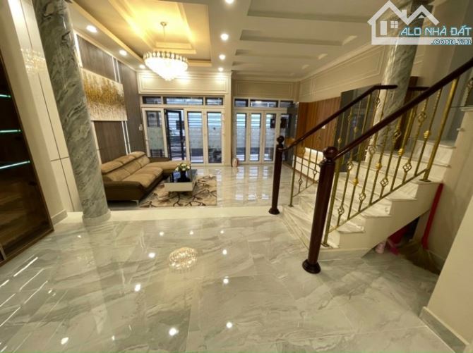 Bán Nhà 4 tầng full NT cao cấp, 115M2 ngang hơn 6m. Tại Quận 1, đường Võ Thị Sáu 2x tỷ - 2