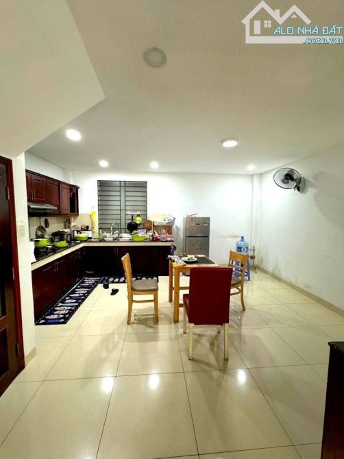 GẦN PHAN HUY ÍCH ,TÂN BÌNH ,HÀNG XÓM SÂN BAY ,5 ×14 ,XE HƠI ĐẬU NHÀ ,CHỈ NHỈNH 6 TỶ. - 2