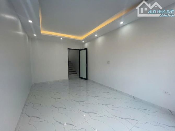 Miêu Nha. Tây Mỗ. 42m.5 tầng. Ô tô đỗ cửa. Ngõ thông thoáng. 6,5 tỷ - 2