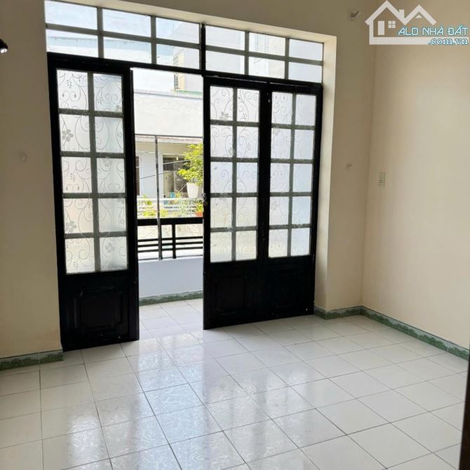 Bán nhà đường Bùi Quang Là, Gò Vấp, xe hơi đậu trước nhà, 48m2, 4 Tỉ hơn - 2