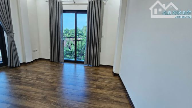 Tôi cần bán nhà mp ĐS đối diện công viên chùa Kiến Hưng đường 12m.Lô góc 2mặt thoáng.13tỷ9 - 2