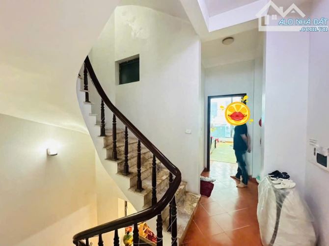 Bán nhà Trịnh Đình Cửu - Hoàng Mai - Lô góc - Phân lô - Oto tránh - KD Văn phòng - 16.1 tỷ - 2