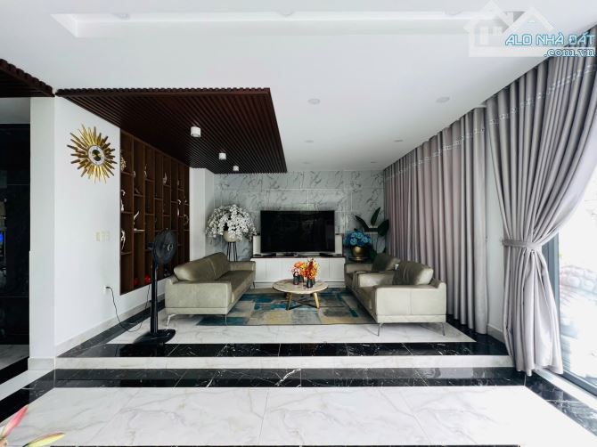 🏡 BÁN BIỆT THỰ ĐẲNG CẤP GÓC 2 MẶT TIỀN - 6 PHÒNG NGỦ - CÓ PHÒNG GYM, HẦM RƯỢU, HẦM XE - 4