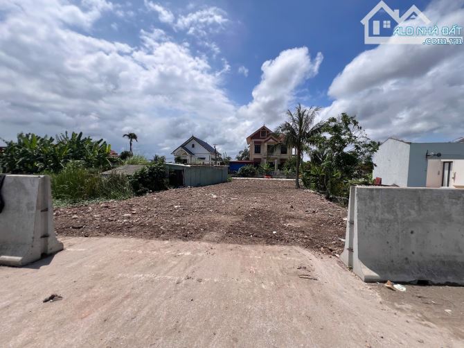 Bán mặt đường ven biển Minh Đức, Đồ Sơn, Hải Phòng.Diện tích : 182,2m2 - Mặt tiền 10,3m - 3