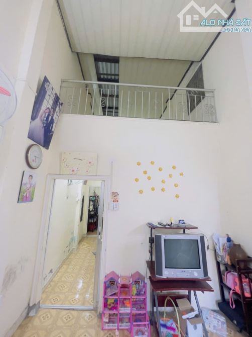 Chủ ngộp bán gấp nhà 50m2. 2 lầu Hoàng Bật Đạt. p15. Tân bình - 3