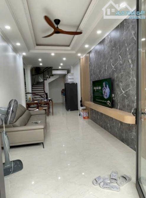 Bán Nhà Thạch Bàn, Long Biên 5 TỶ  35 m 5 TẦNG MT 5m Ô Tô KINH DOANH GẦN CÔNG VIÊN - 3