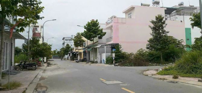 Bán nhà 1 trệt 2 lầu nội thất cao cấp mặt tiền đuờng Đặng Minh Nhuận trong khu TĐC Cầu Bần - 3