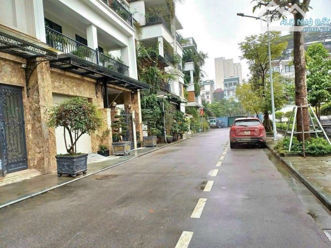 BIỆT THỰ LIỀN KỀ KĐT ROMANTIC PARK - TÂY HỒ, DT 112M2 x 5T THANG MÁY MT 8M, GIÁ 66.8 TỶ. - 3
