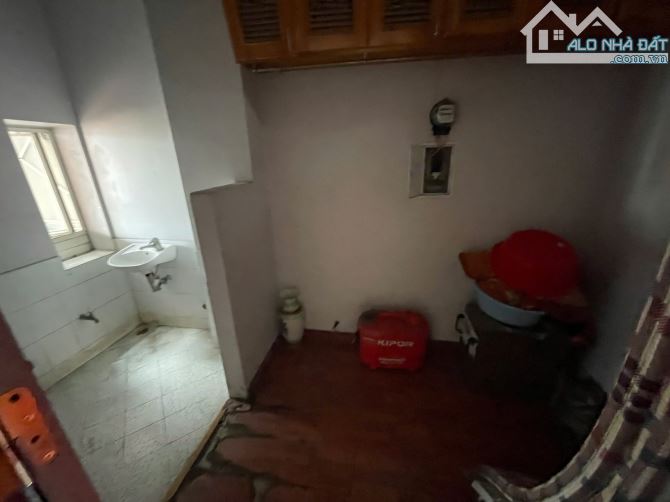 Cho thuê nhà phố Yên Lạc: 50m2 x 5 tầng, MT: 5m, nhà mới, ngõ ô tô, nguyên căn. Giá: 18tr - 3