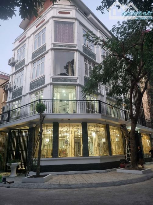 BÁN NHÀ HOÀNG QUỐC VIỆT- Ô TÔ TRÁNH, LÔ GÓC 3 MẶT TIỀN- 62M2, 5 TẦNG, MẶT TIỀN 6M_ 22.5 TỶ - 3