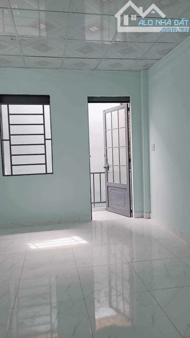 Bán nhà Hồng Lạc, ngay Lạc Long Quân, trung tâm Tân Bình, 24m2 - 2 tầng, chỉ hơn 2 tỷ. - 3