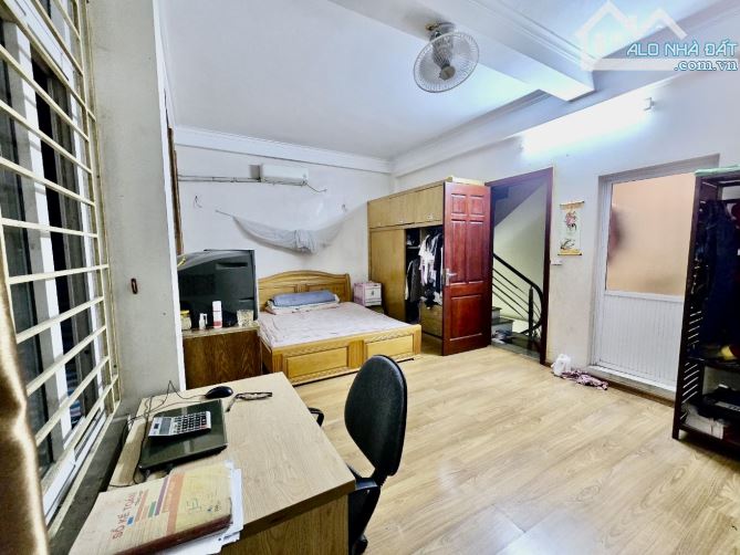 Bán Nhà Dân Xây Thạch Bàn 45m2-hơn 7 tỷ-Ô TÔ TRÁNH CÁCH 5m-NGÕ THÔNG-FULL NỘI THẤT - 3