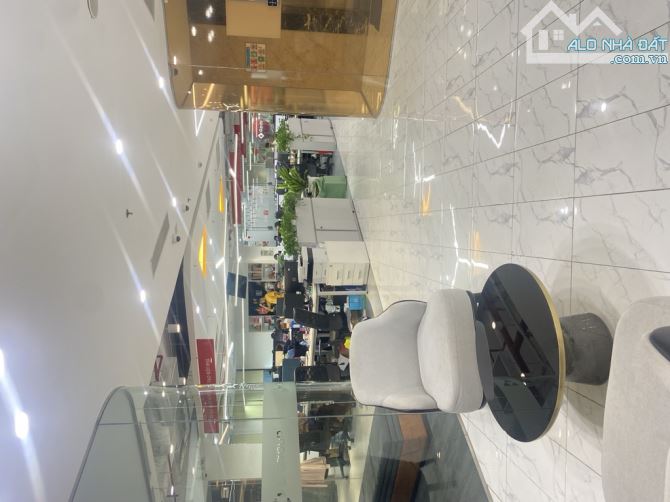 Tòa nhà mặt phố Bà Triệu10 tầng thang máy DT 422m2, MT rộng 199 tỷ