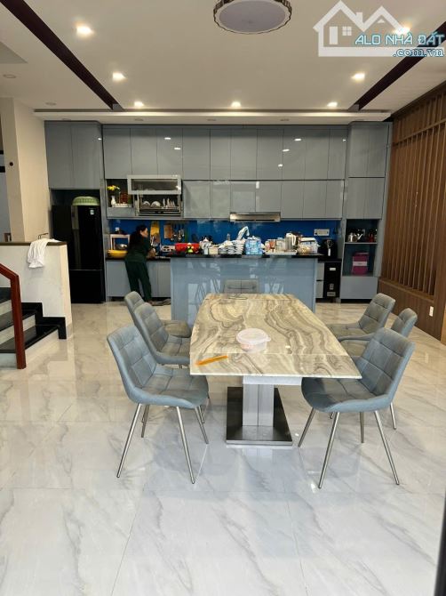 👉Bán biệt thự nghỉ dưỡng.vị trí đắc địa ngay trung tâm xã Sông Xoài, TP. Phú Mỹ, Bà Rịa - 3