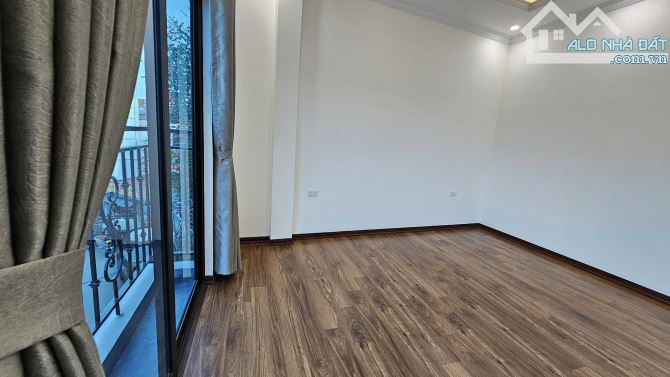 Tôi cần bán nhà mp ĐS đối diện công viên chùa Kiến Hưng đường 12m.Lô góc 2mặt thoáng.13tỷ9 - 3