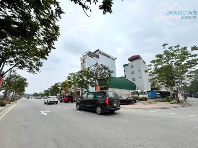 Độc nhất vô nhị, Mặt phố Trần Đăng khoa, 8 tầng thang máy view hồ, 120m2 - MT 5m - 3