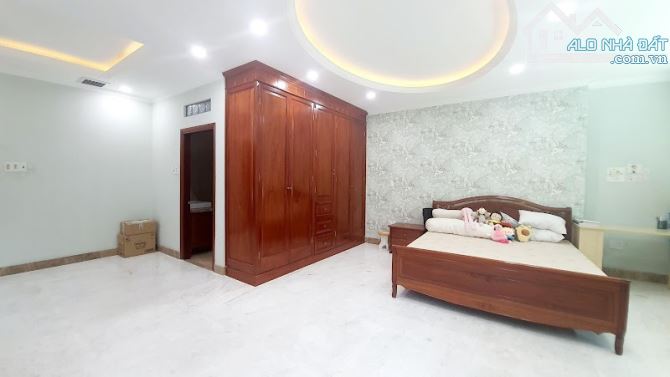 Gấp bán nhà Sài Gòn, thông Hai Bà Trưng, ngang 8m, dt 100m2, giá 9 tỷ. - 4