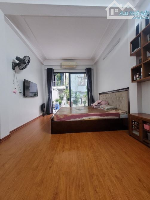 BÁN GẤP NHÀ PHỐ PHÚC TÂN -QUẬN HOÀN KIẾM -Ô TÔ -KINH DOANH -72 m2- 4 TẦNG - 4
