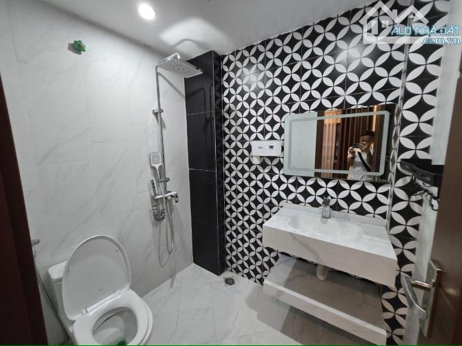 BÁN NHÀ MẶT NGÕ VĂN HƯƠNG 7 TẦNG THANG MÁY-DT 34M2-MT 5,3M GIÁ CHỈ 12,5 TỶ - 4