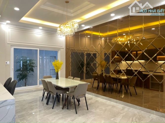 ĐẤT VÀNG QUẬN 1 ĐỐI DIỆN CÔNG VIÊN LÊ VĂN TÁM- NHÀ ĐẸP LUNG LINH, NỘI THẤT CAO CẤP - 4