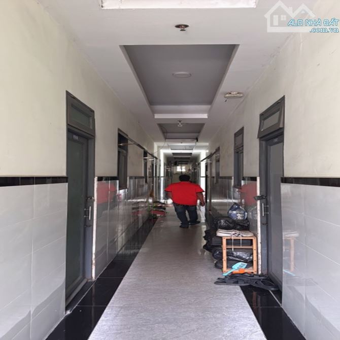 TOÀN CHDV TÂN BÌNH, 8 x 43 7 TẦNG + HẦM , 115 PHÒNG, DOANH THU 300TR/TH GIÁ 41.x TỶ - 4