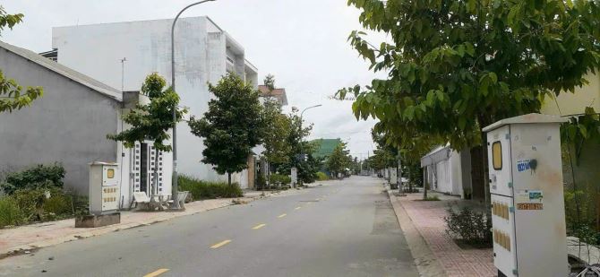 Bán nhà 1 trệt 2 lầu nội thất cao cấp mặt tiền đuờng Đặng Minh Nhuận trong khu TĐC Cầu Bần - 4