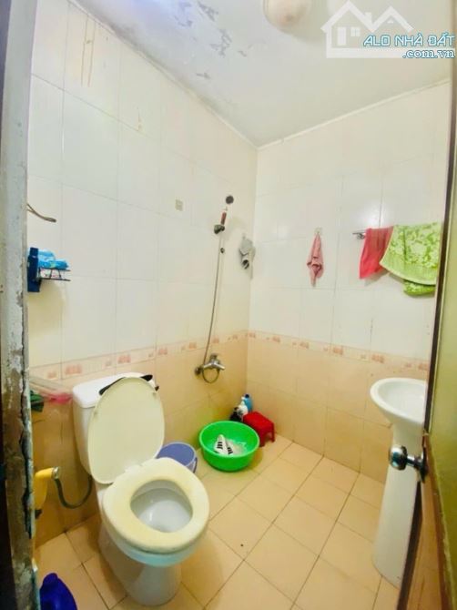 CẦN BÁN GẤP - HẺM XE TẢI ĐUA - NGANG KHỦNG 7M - NGUYỄN HỮU CẢNH - GẦN QUẬN 1 - 4