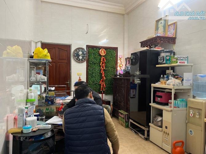 BÁN NHÀ MẶT PHỐ NGUYỄN TRÃI, KINH DOANH, VỈA HÈ RỘNG, VỊ TRÍ ĐẮC ĐỊA 130M2 MT4M GIÁ 28 TỶ - 4